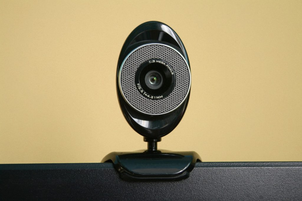kamera internetowa na monitorze